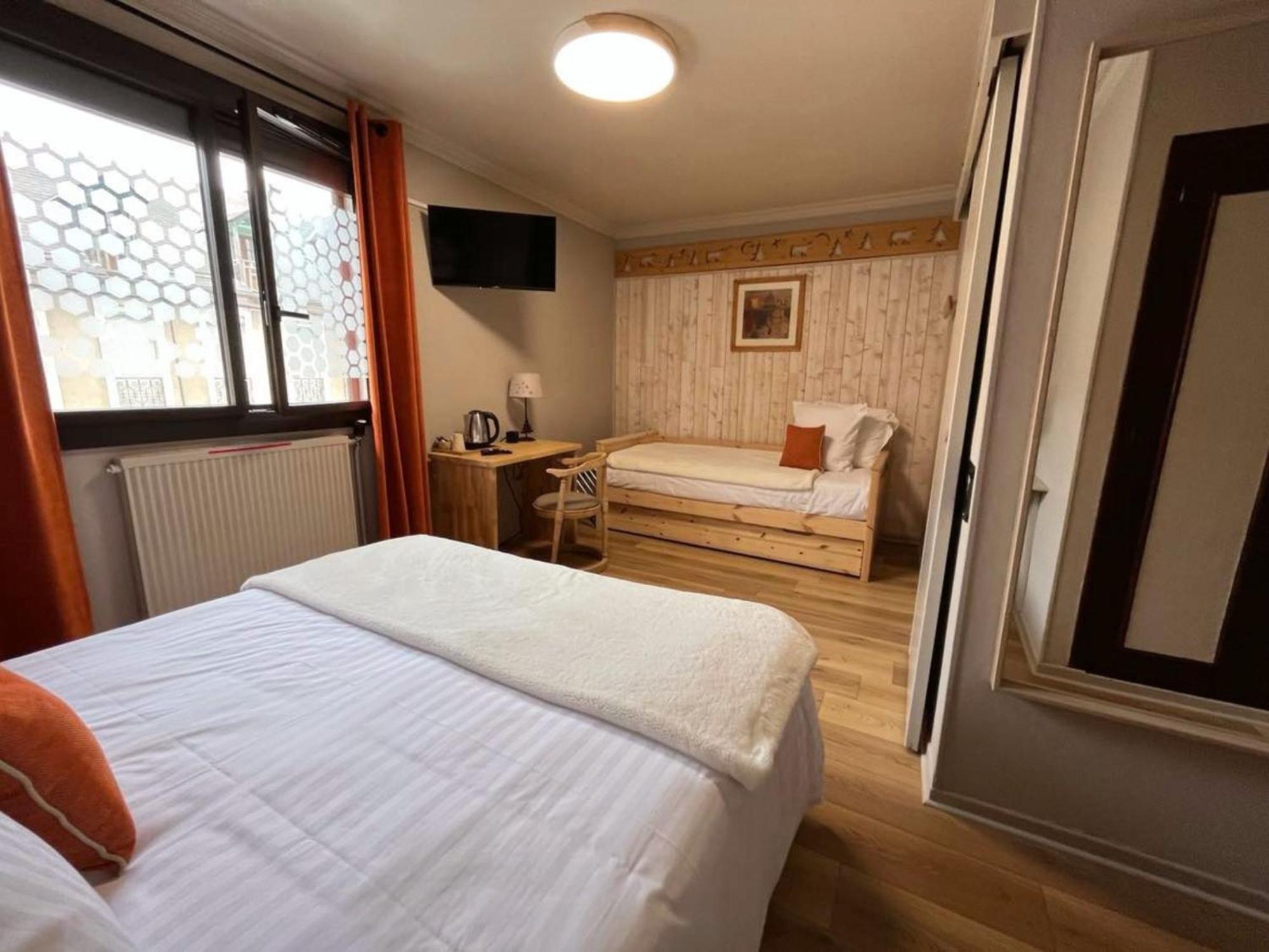 Hotel La Rencluse Saint-Mamet Εξωτερικό φωτογραφία
