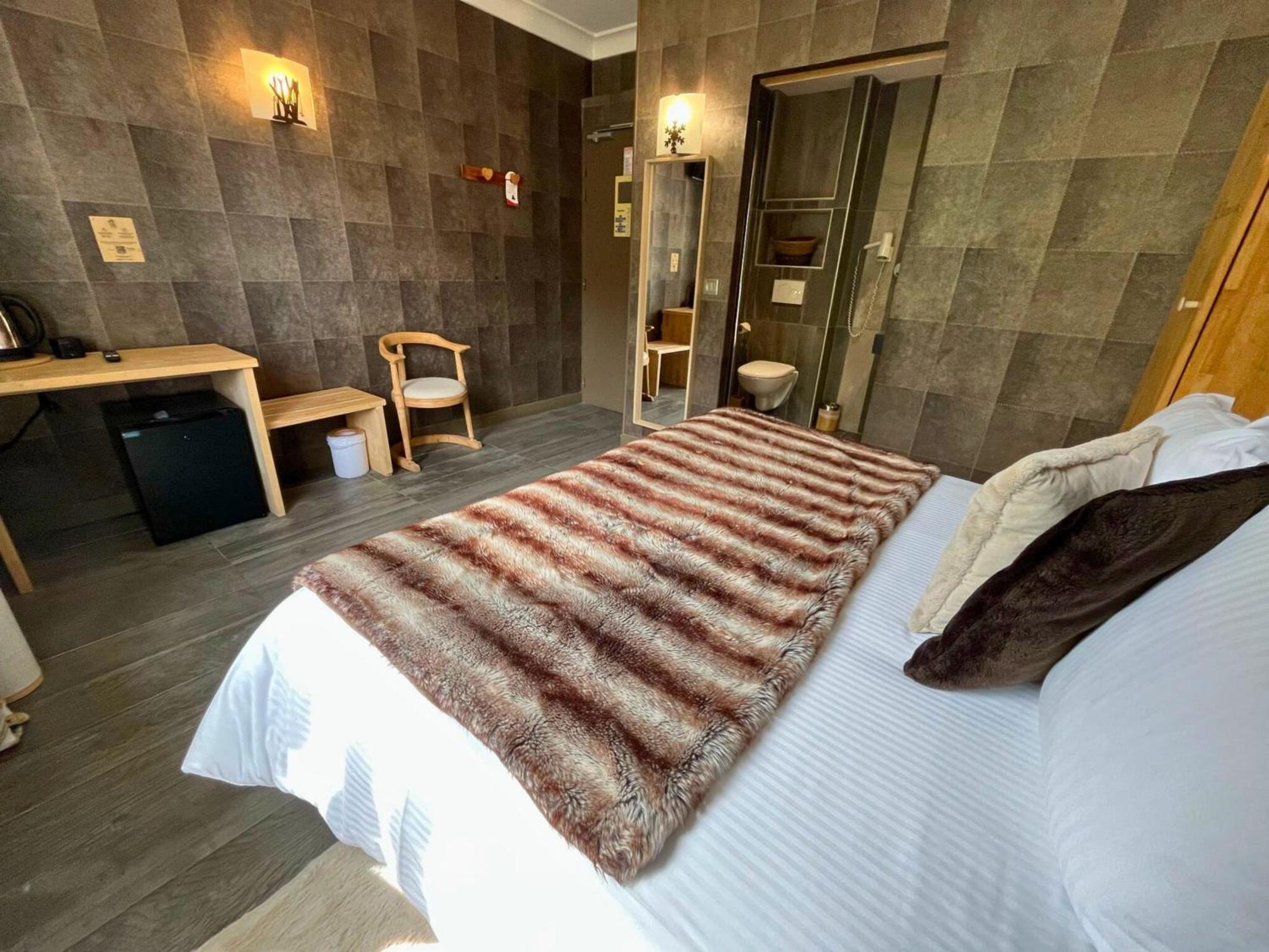 Hotel La Rencluse Saint-Mamet Εξωτερικό φωτογραφία